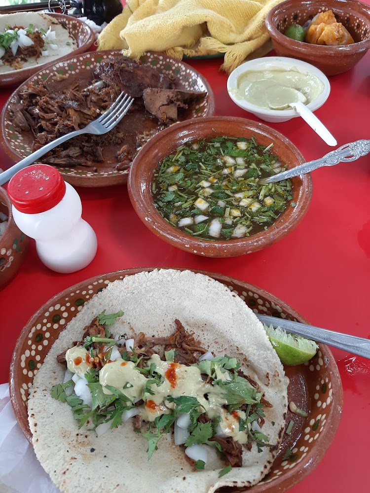 Tacos de Birria y borrego tatemado “Miju”
