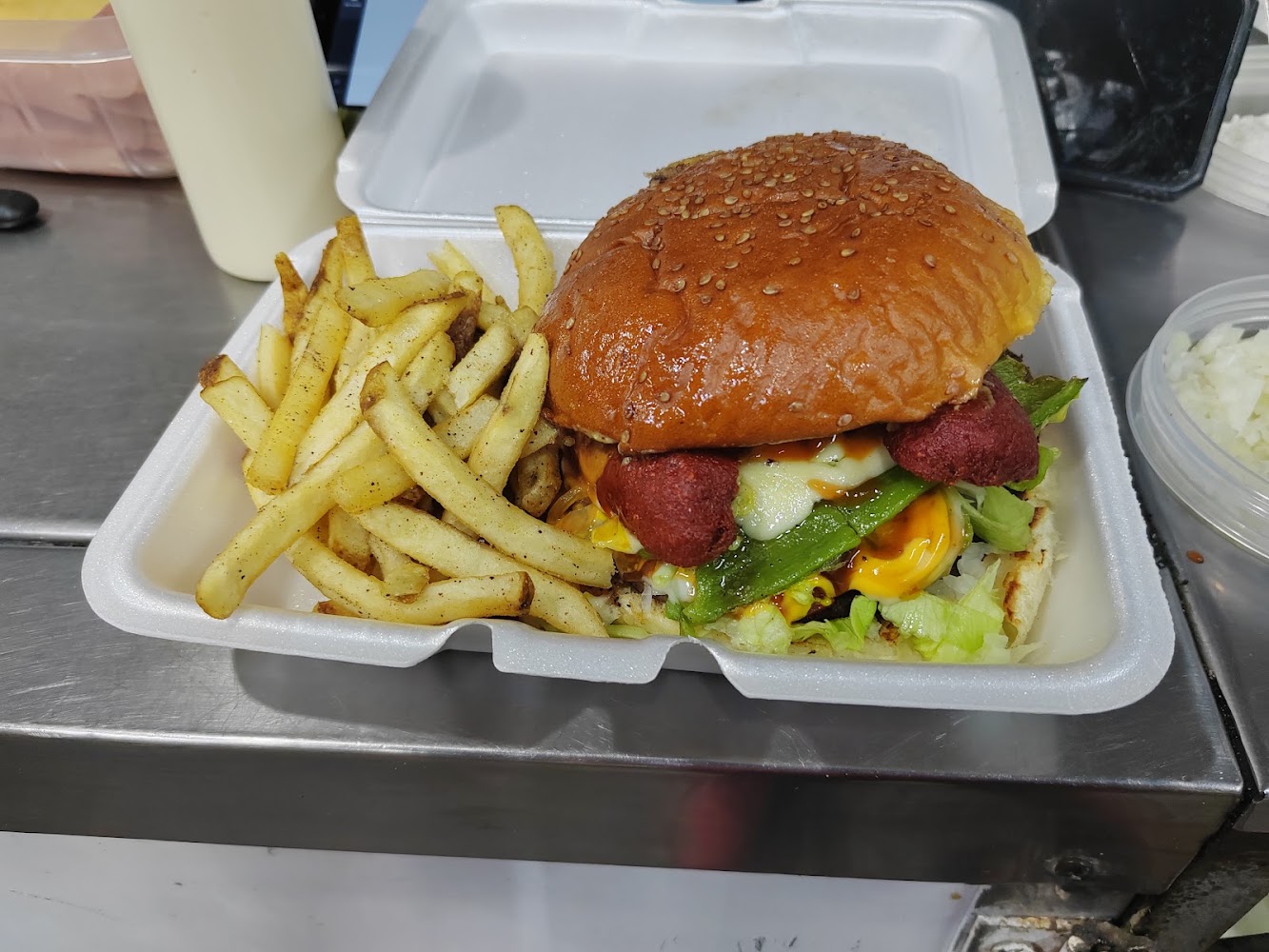 EL CLON DOGOS Y HAMBURGUESAS