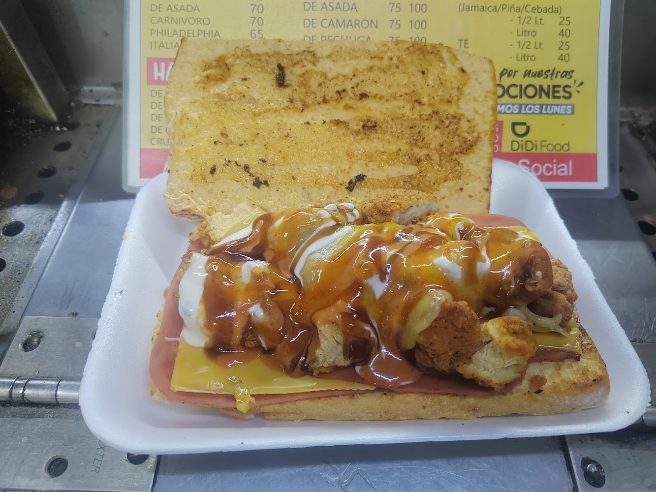 EL CLON DOGOS Y HAMBURGUESAS