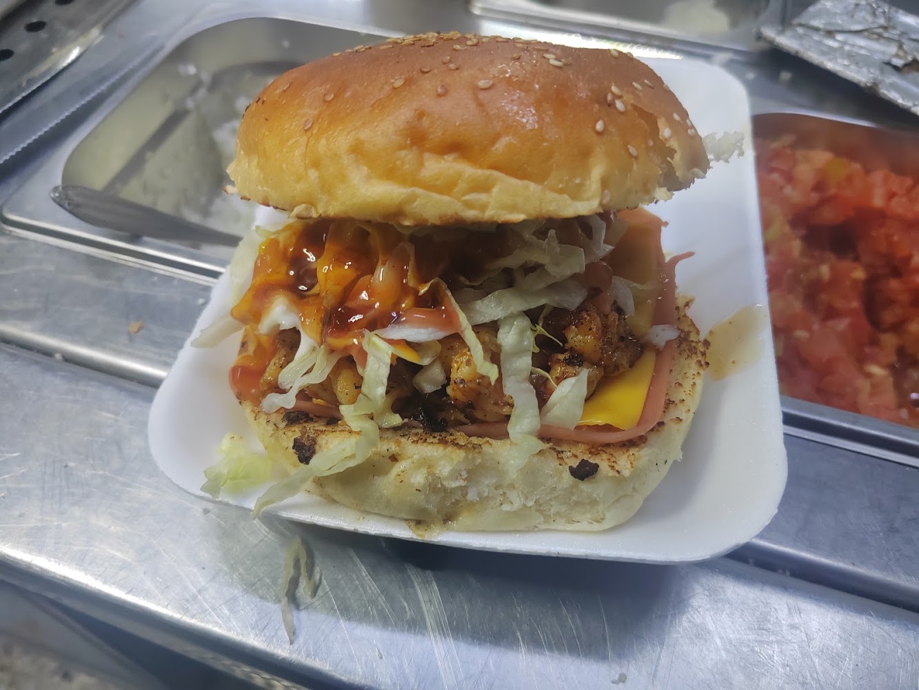 EL CLON DOGOS Y HAMBURGUESAS