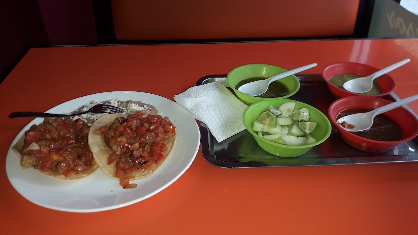 Jugos y Tacos California