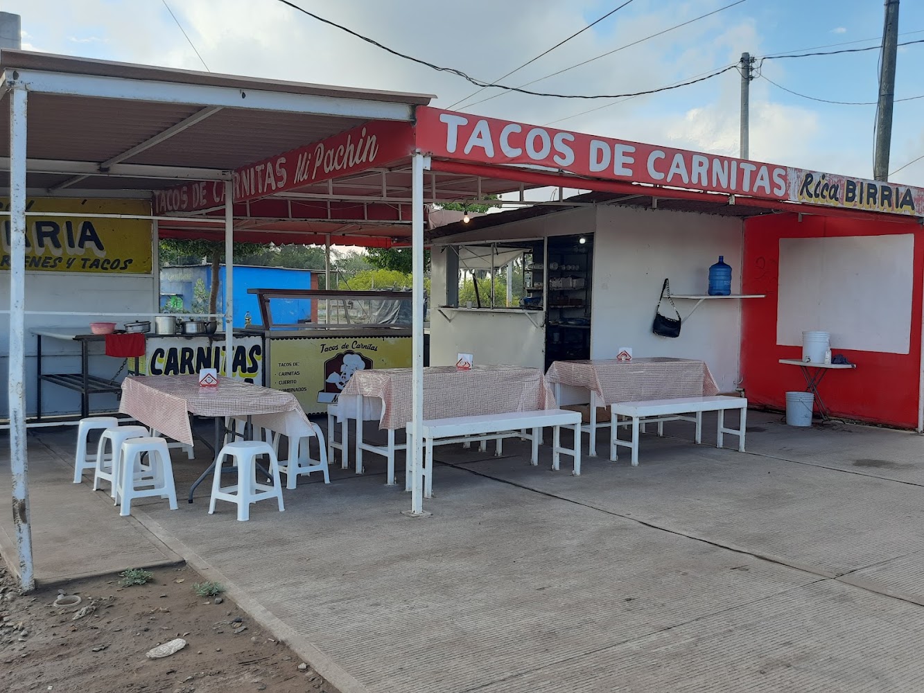 Tacos de birria y carnitas mi pachin