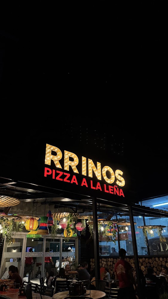 RRinos Pizza a la Leña & Bar · Marina