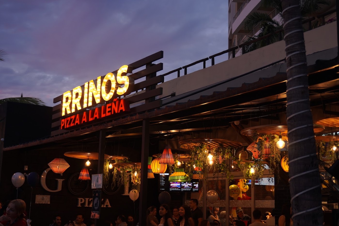 RRinos Pizza a la Leña & Bar · Marina