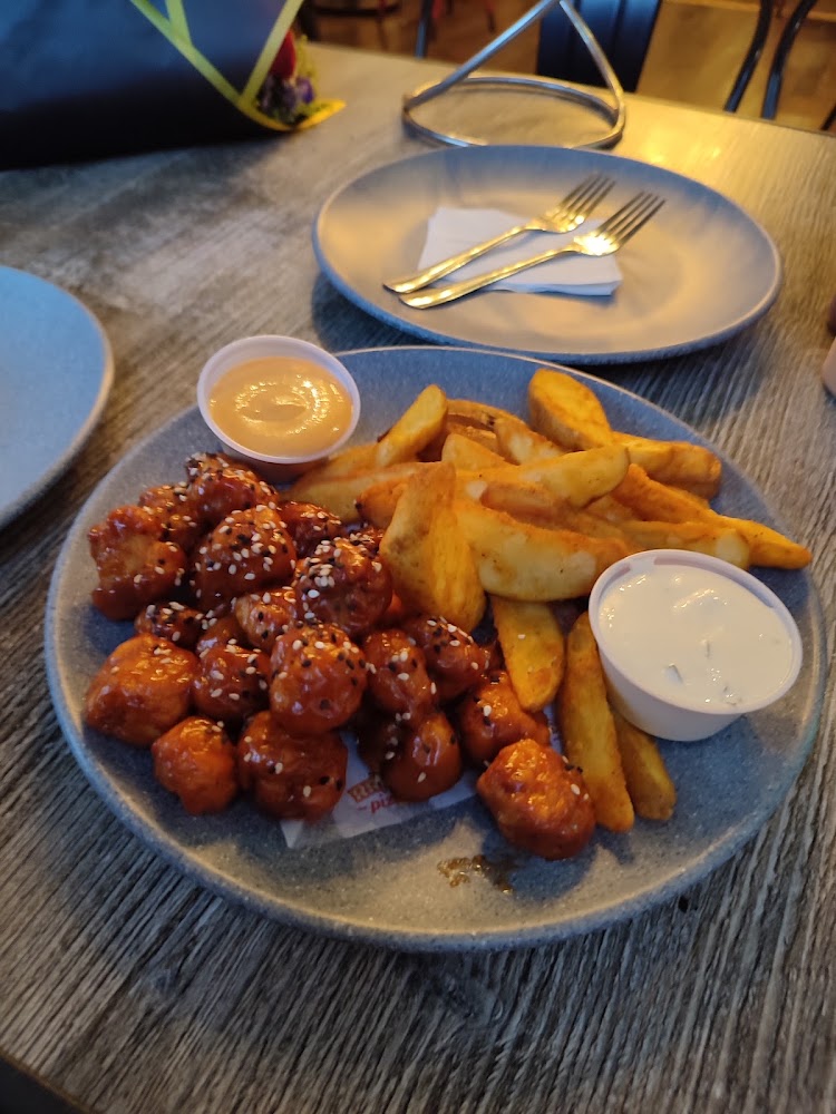 RRinos Pizza a la Leña & Bar · Marina