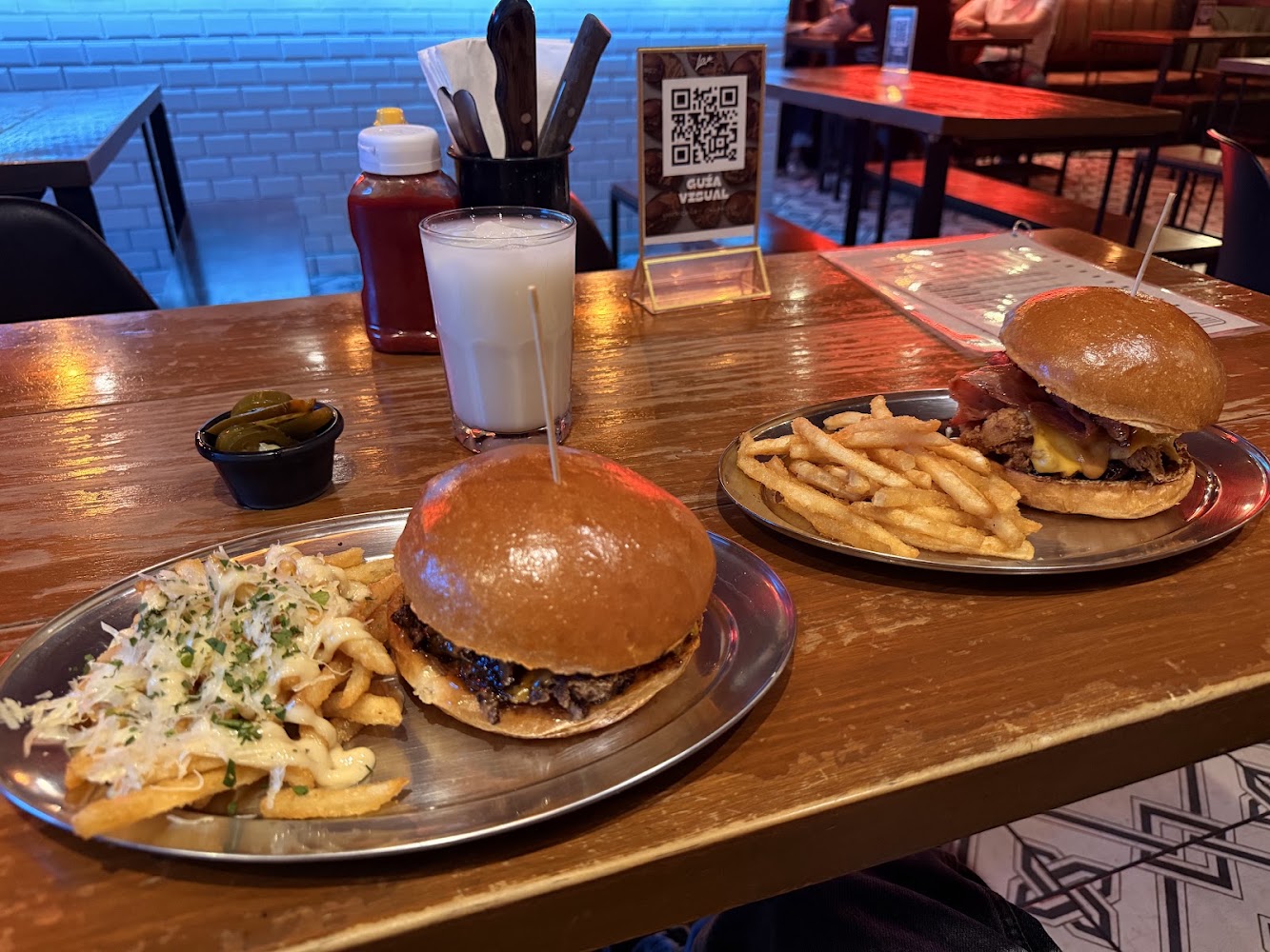 Louie Burger Americana