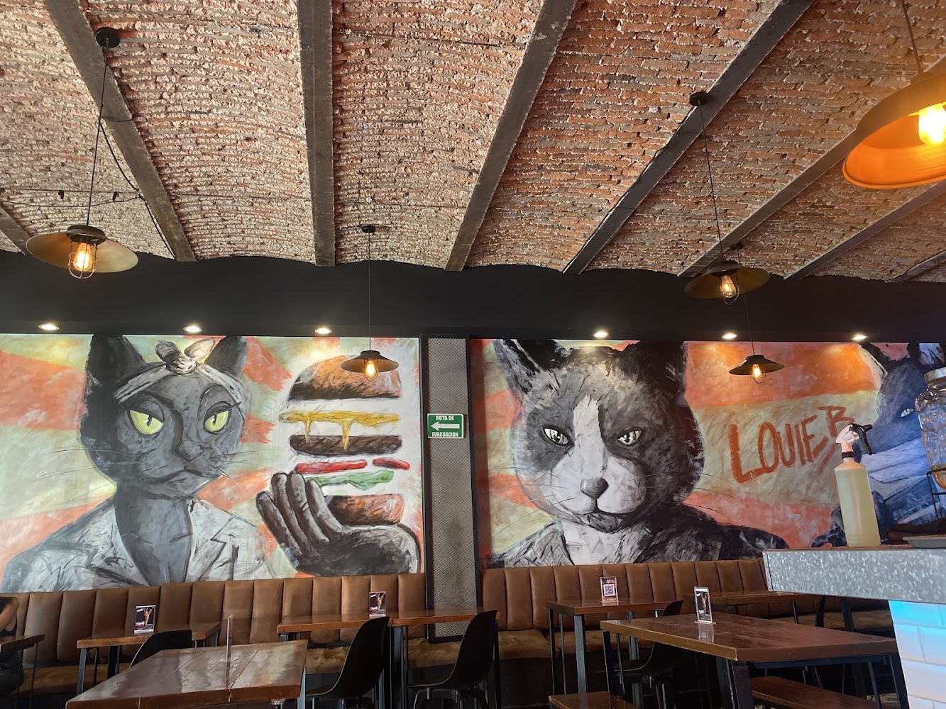 Louie Burger Americana