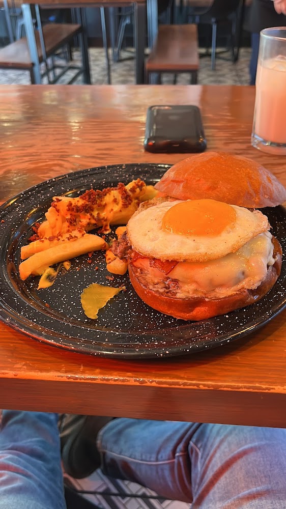 Louie Burger Americana