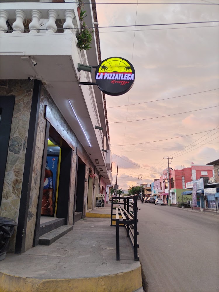 La Pizzatleca