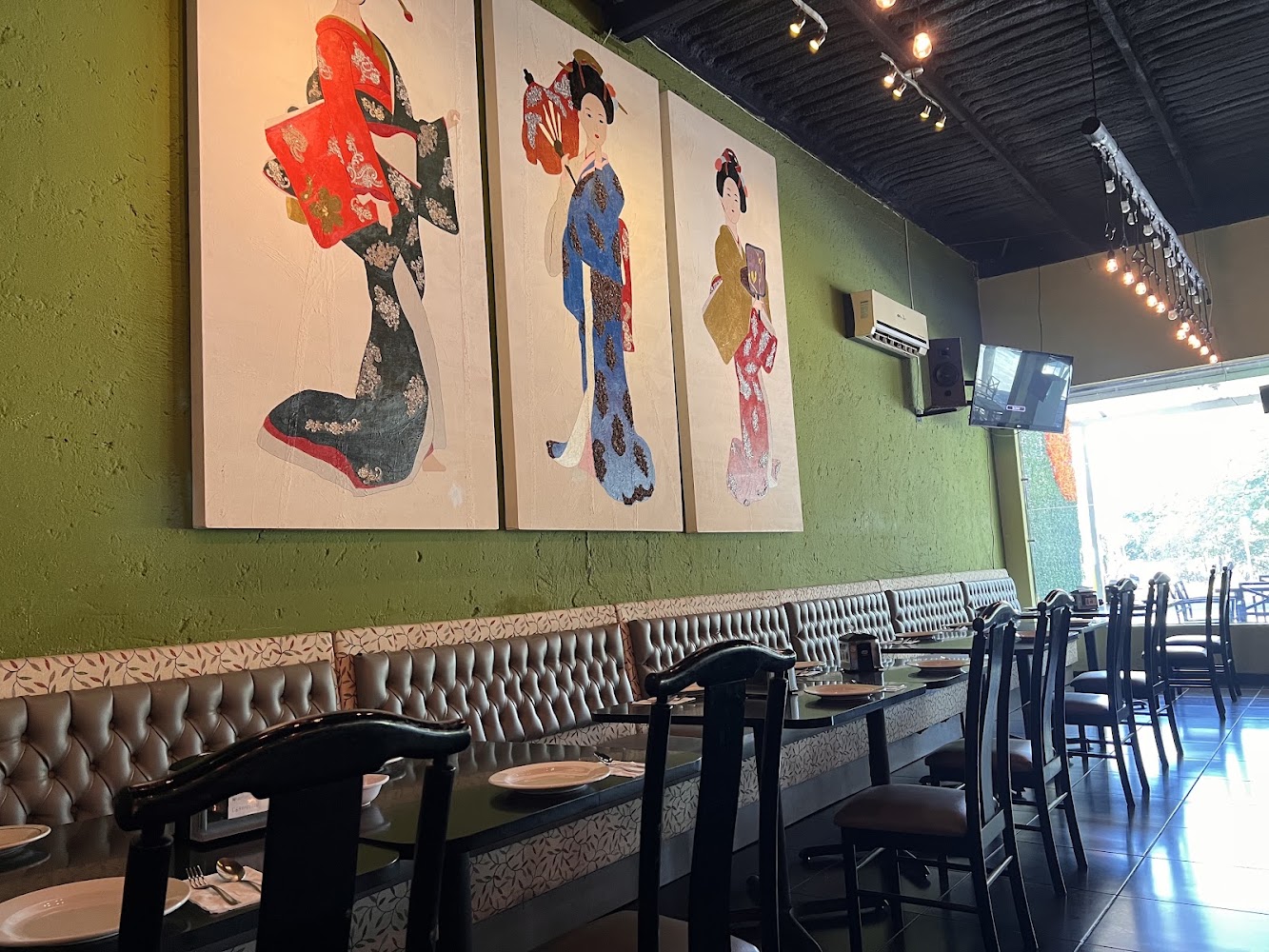 Tomo Open Kitchen