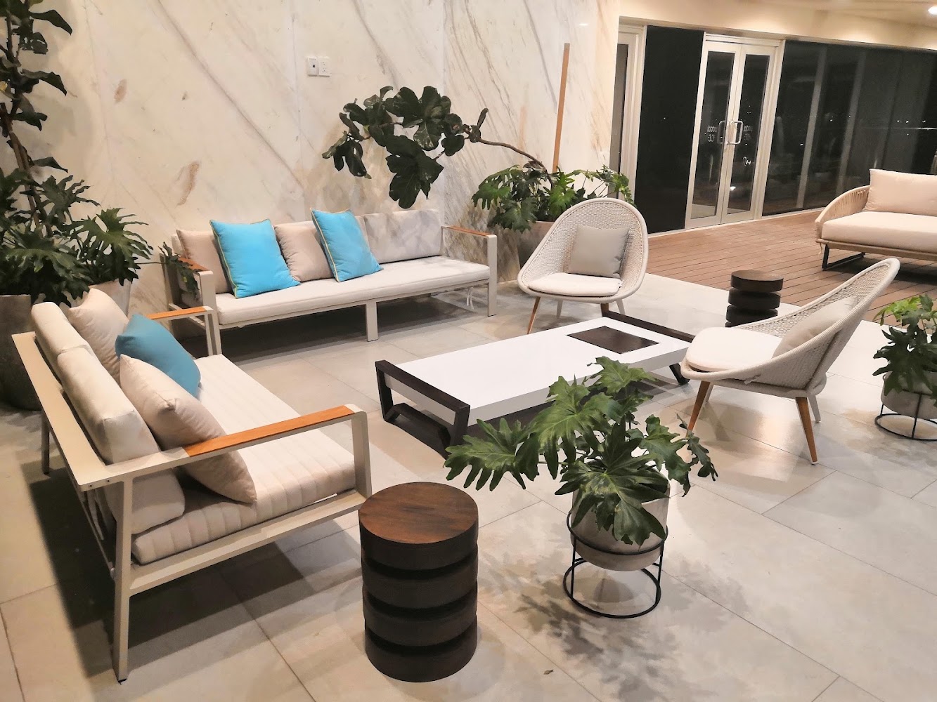 Lobby 33