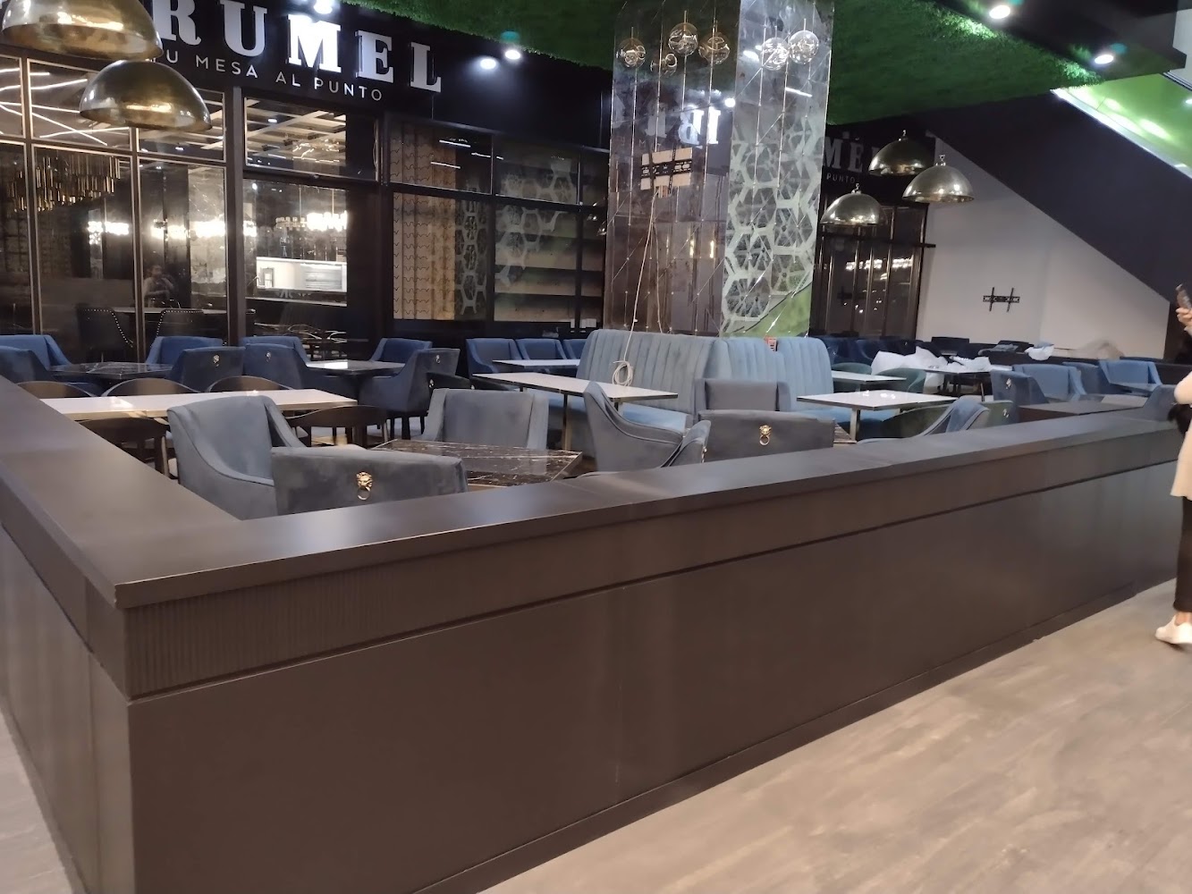 Lobby 33