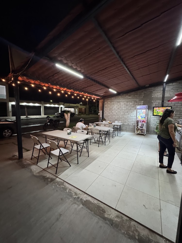 Los Owen Hotdogs, Hamburguesas y Boneless