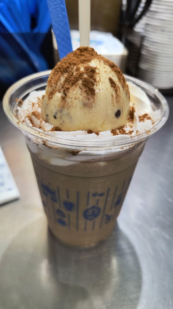 Helados Dolphy Fco I Madero