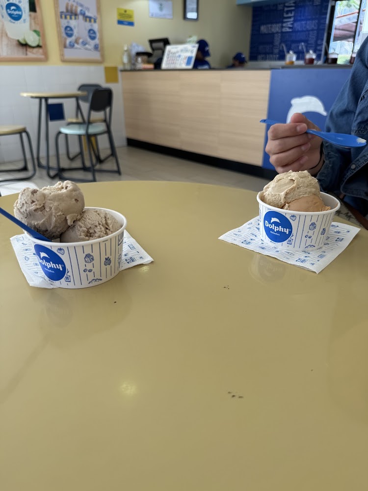Helados Dolphy Fco I Madero
