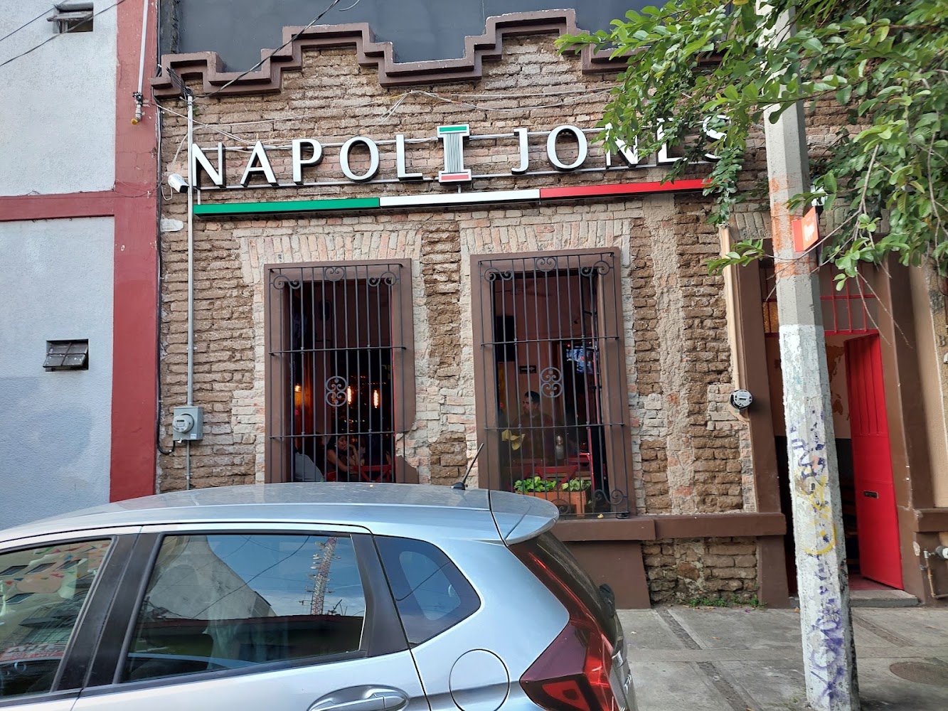 Napoli Jones