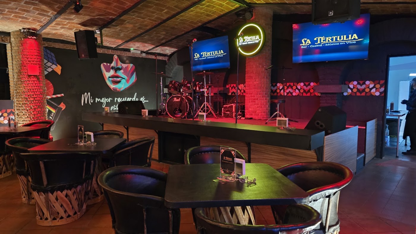 La Tertulia Bar · Cocina · Música en Vivo