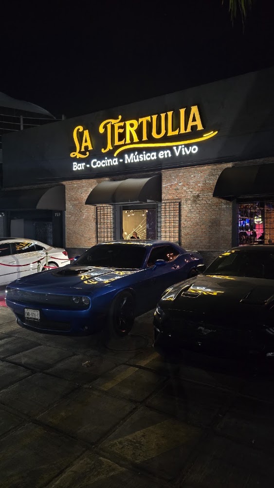 La Tertulia Bar · Cocina · Música en Vivo