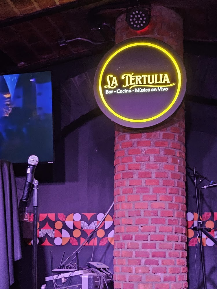 La Tertulia Bar · Cocina · Música en Vivo