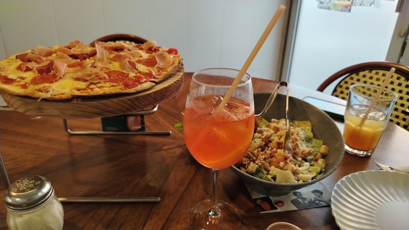 Manzara Salads Suc. Rosales