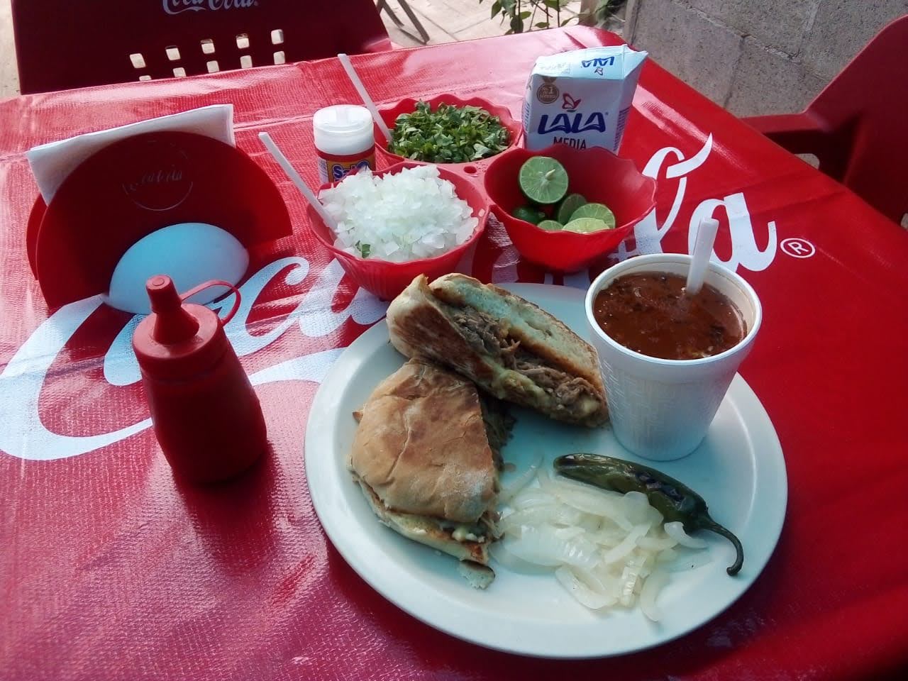 Tacos de guisos " LAS BERE'S "