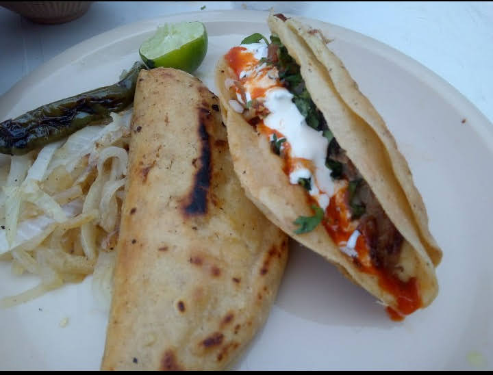 Tacos de guisos " LAS BERE'S "