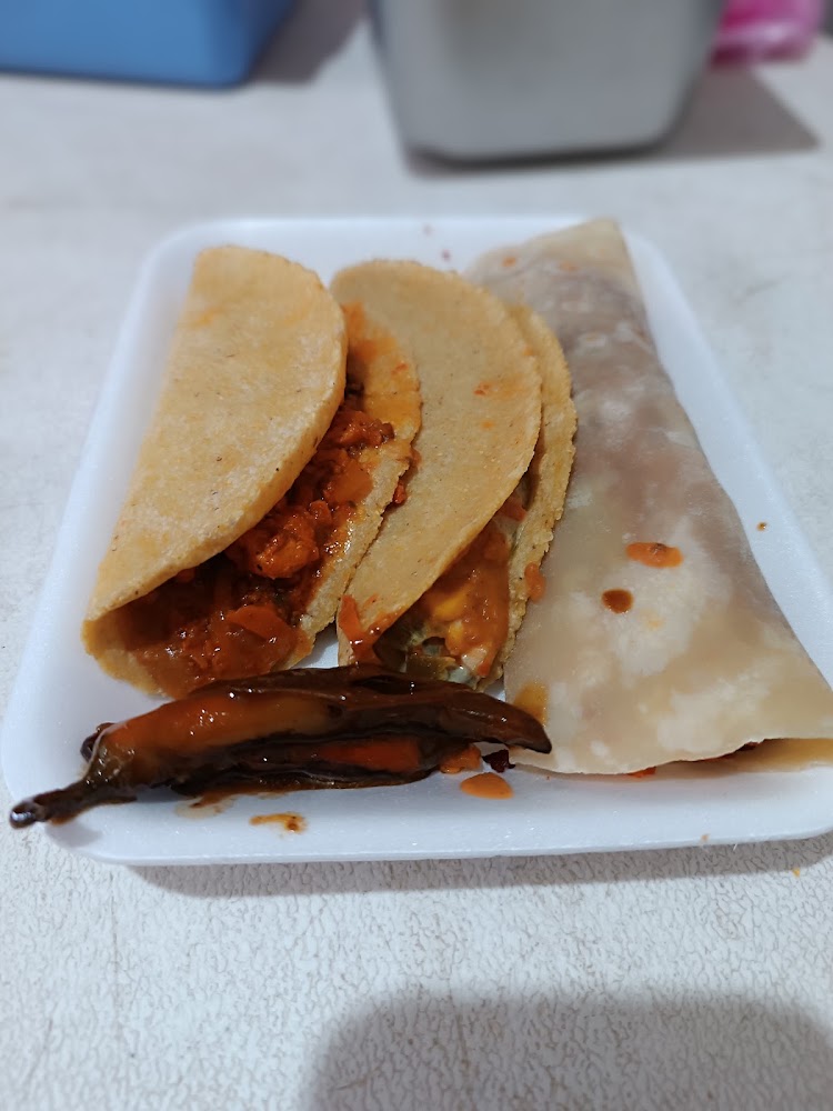 Tacos de guisos " LAS BERE'S "