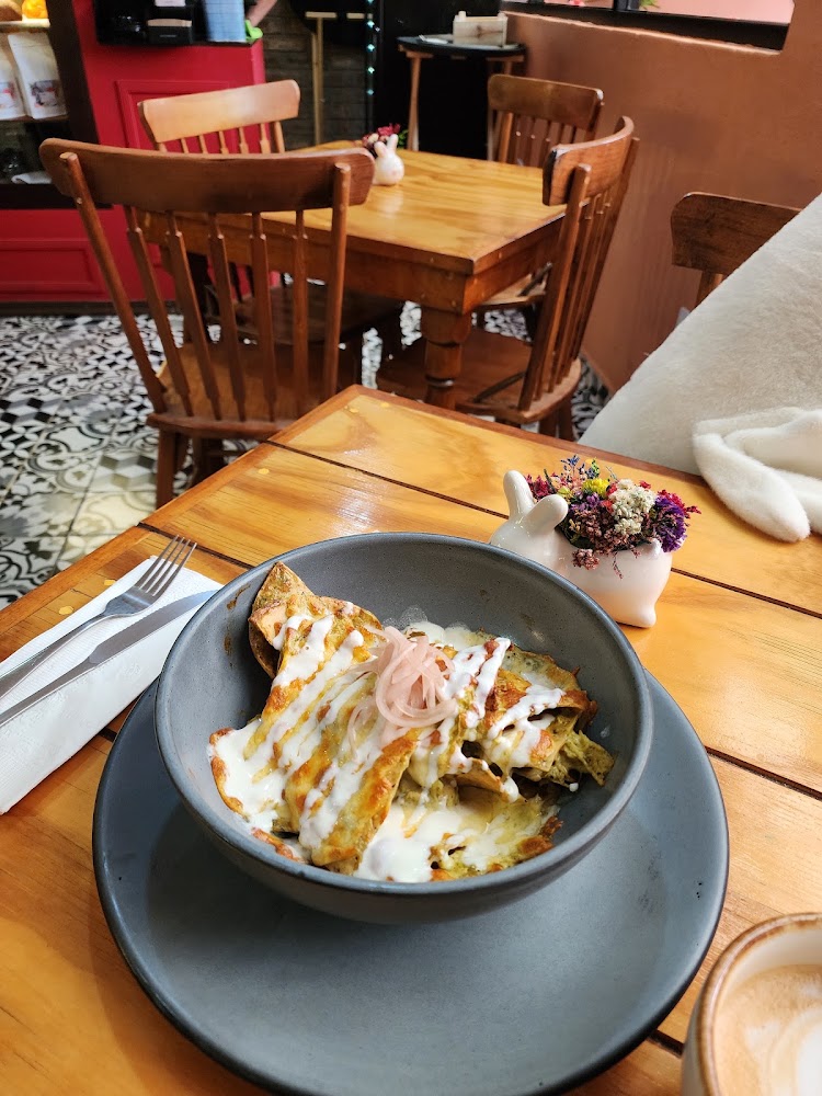 La Poule Café y Bistro