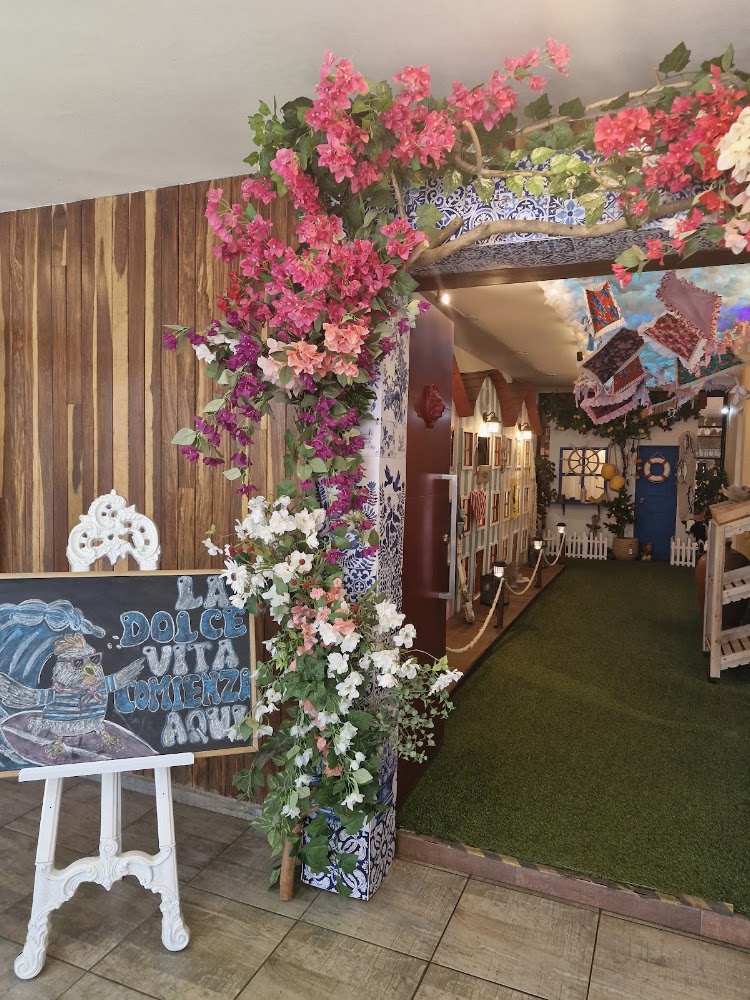 La Poule Café y Bistro