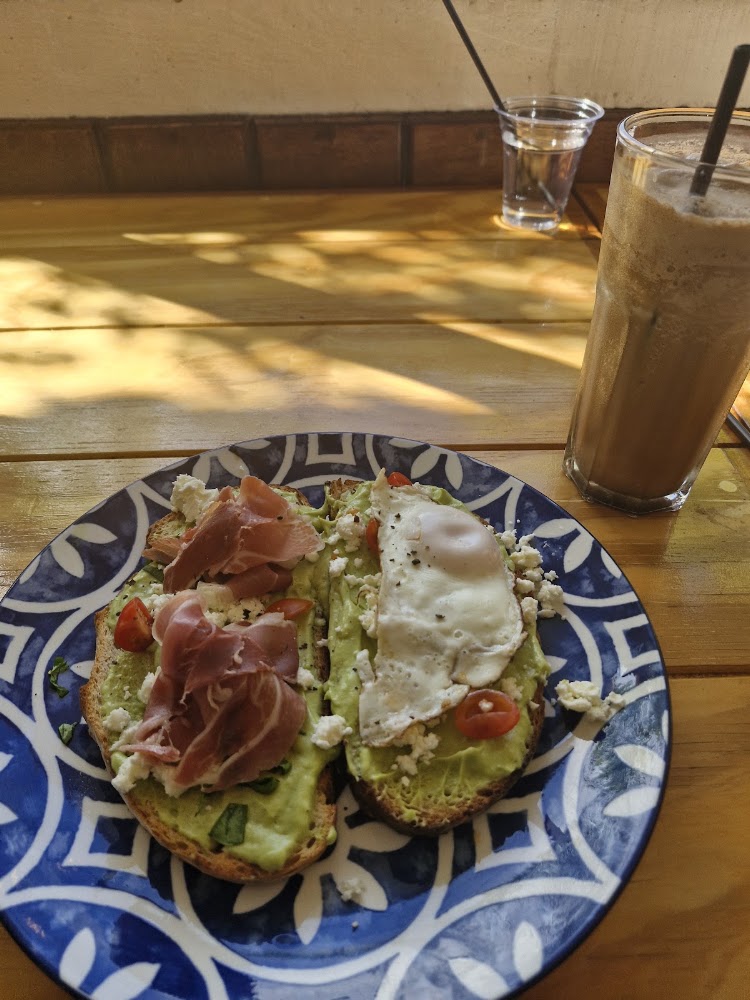 La Poule Café y Bistro