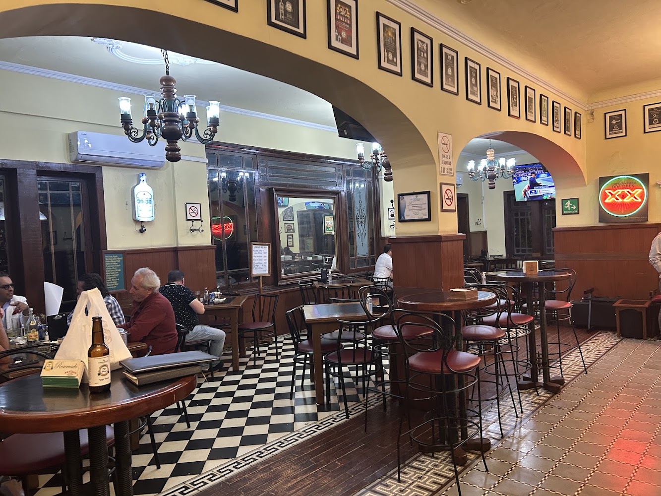 Saloon del Bosque