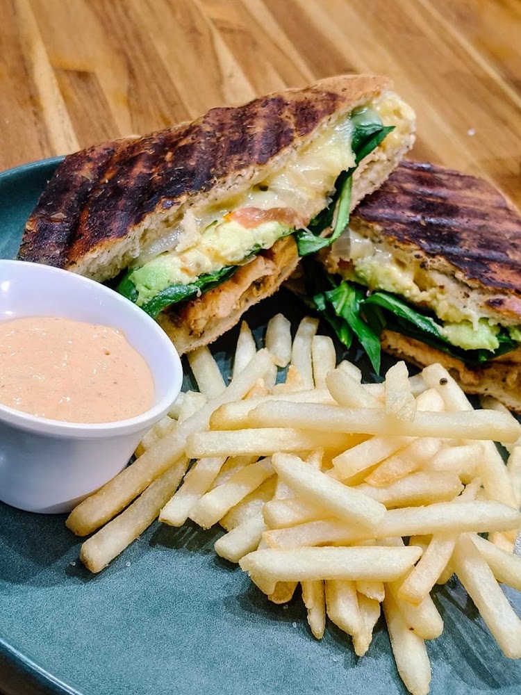 Deux Bistro