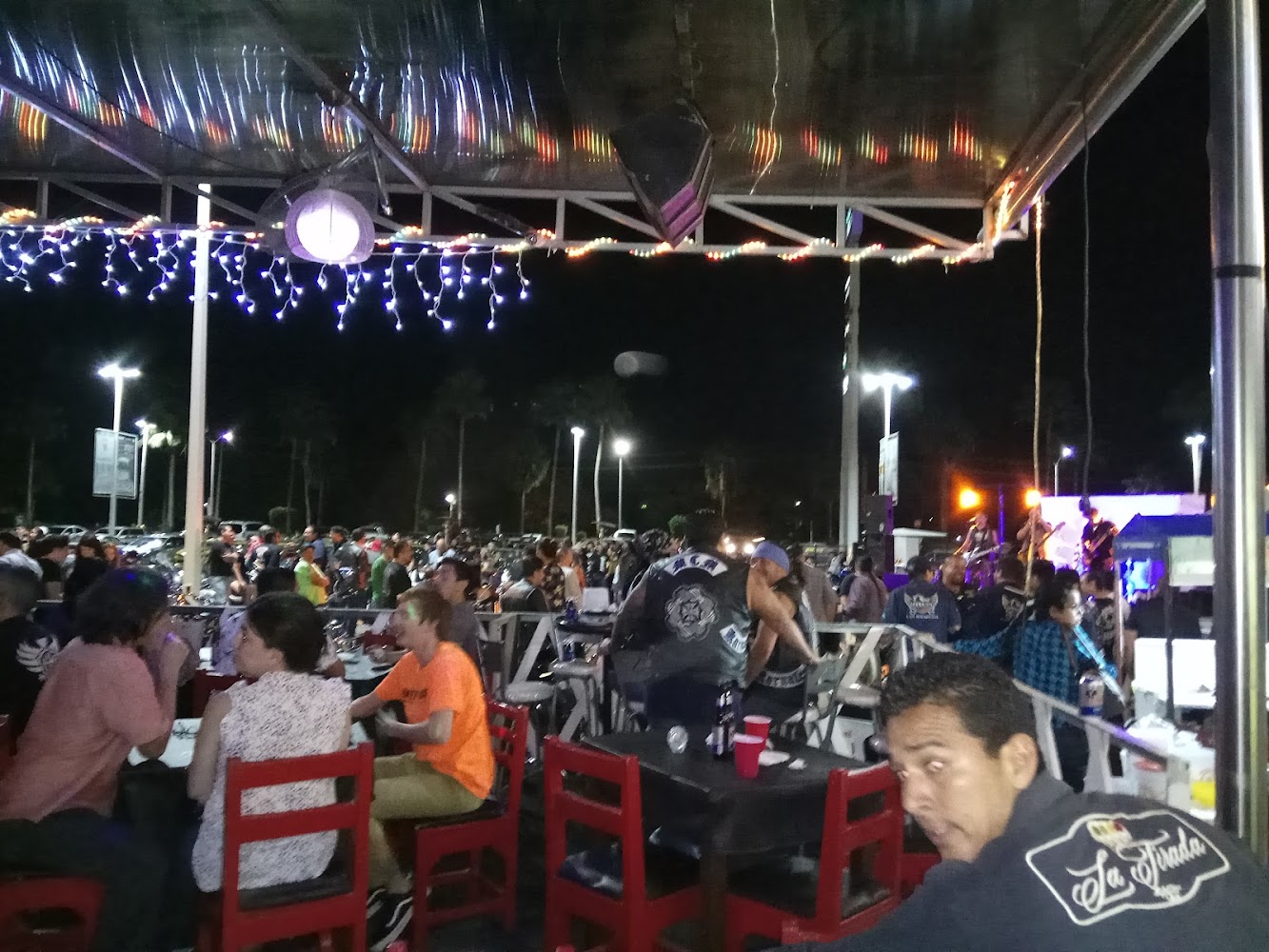 La Tirada Restaurante Bar Karaoke