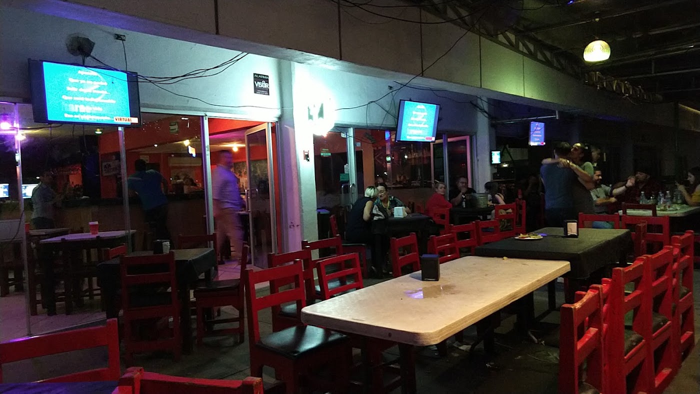La Tirada Restaurante Bar Karaoke