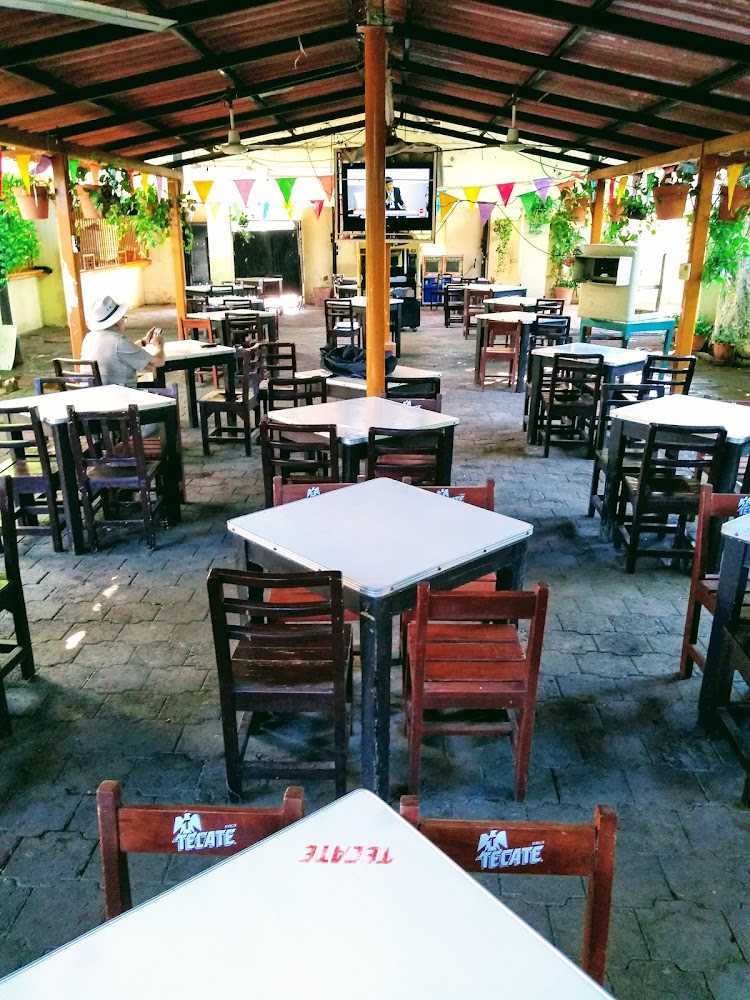 Bar "Puertas Negras"