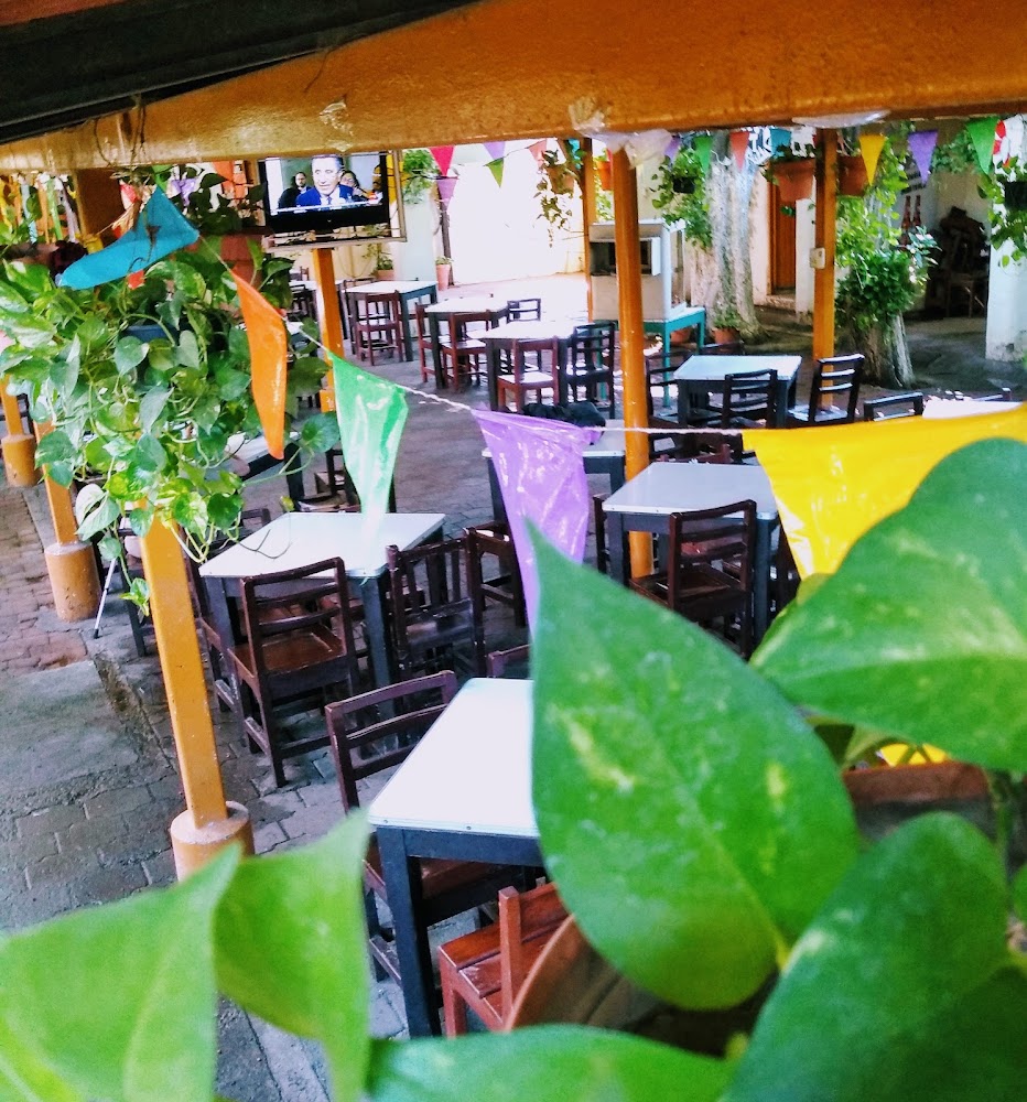 Bar "Puertas Negras"