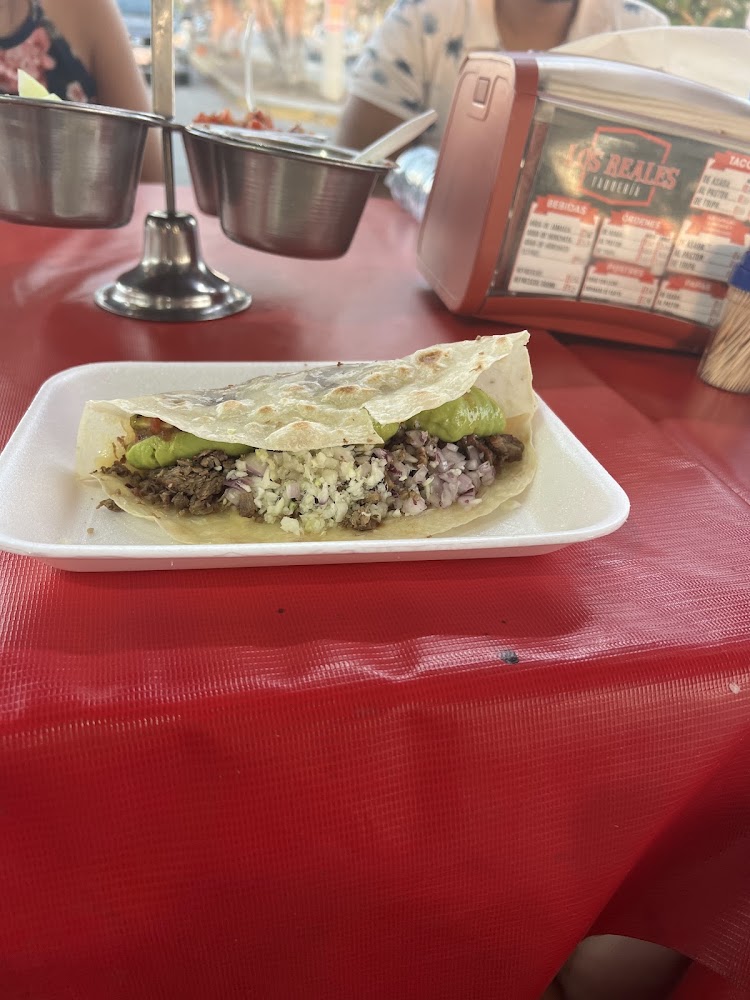 Taquería los Reales