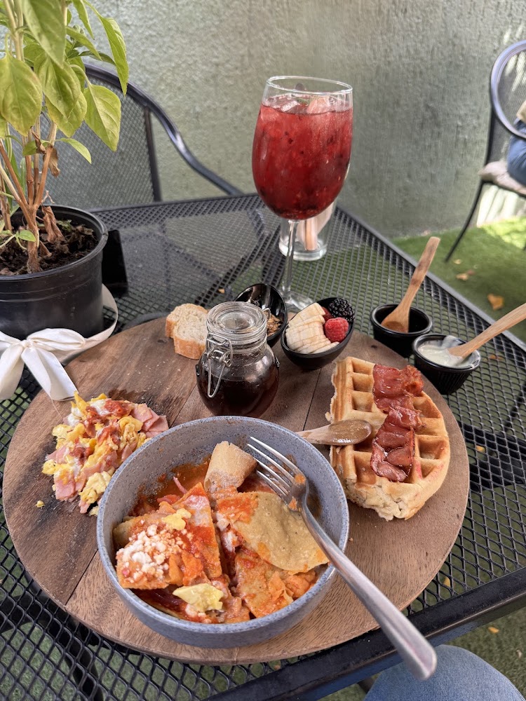 Ginger Root Café · Restaurante