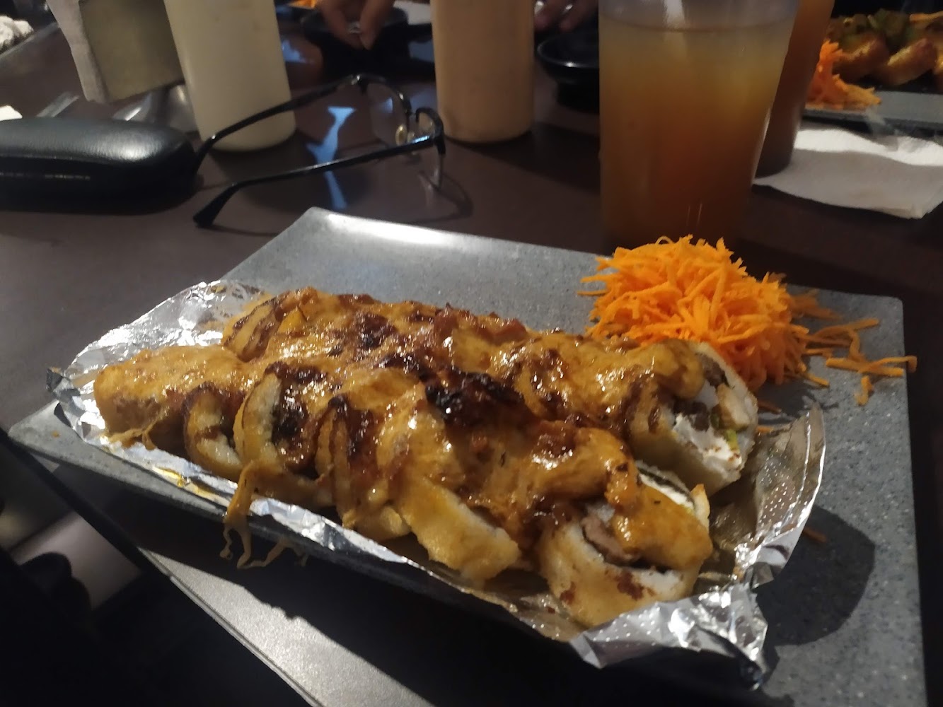 Dokos Sushi y Hamburguesas