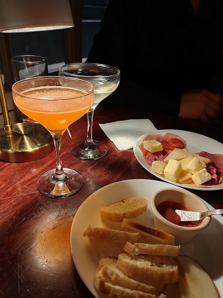 Oliveria Cocktail Bar