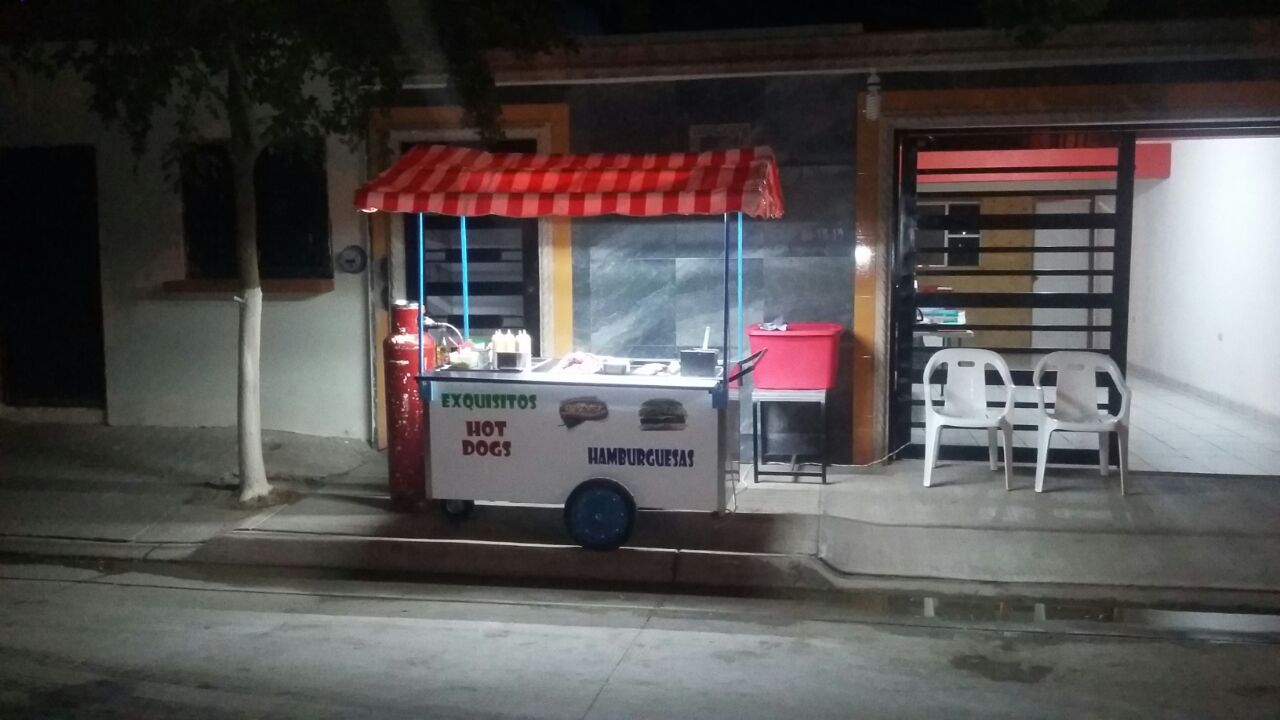 Hot Dogs , El Cora