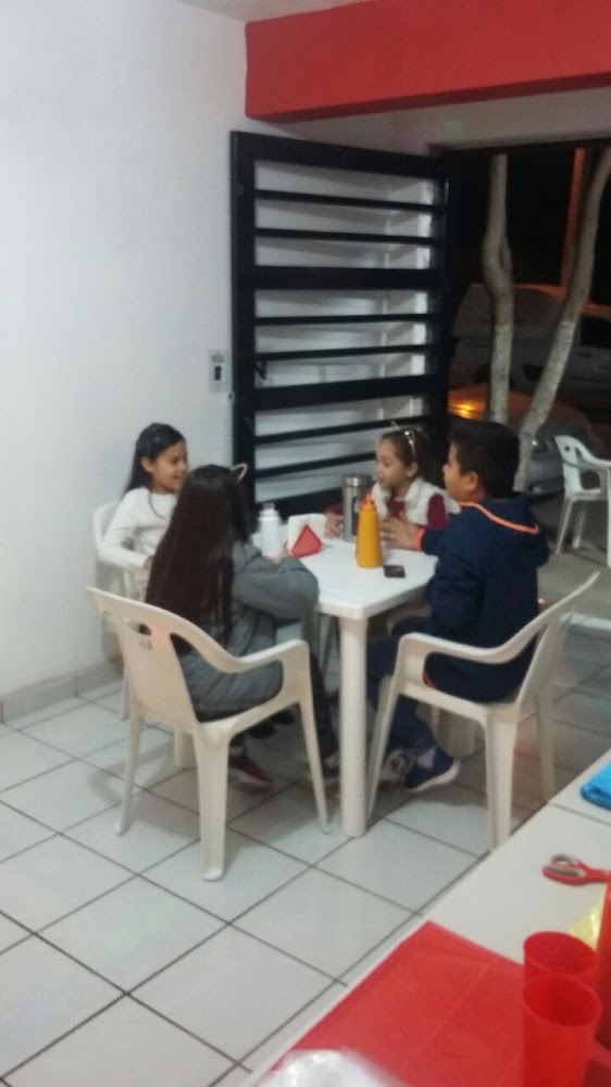Hot Dogs , El Cora