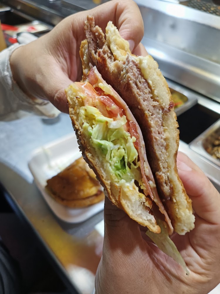Hamburguesas, tortas y hot dogs