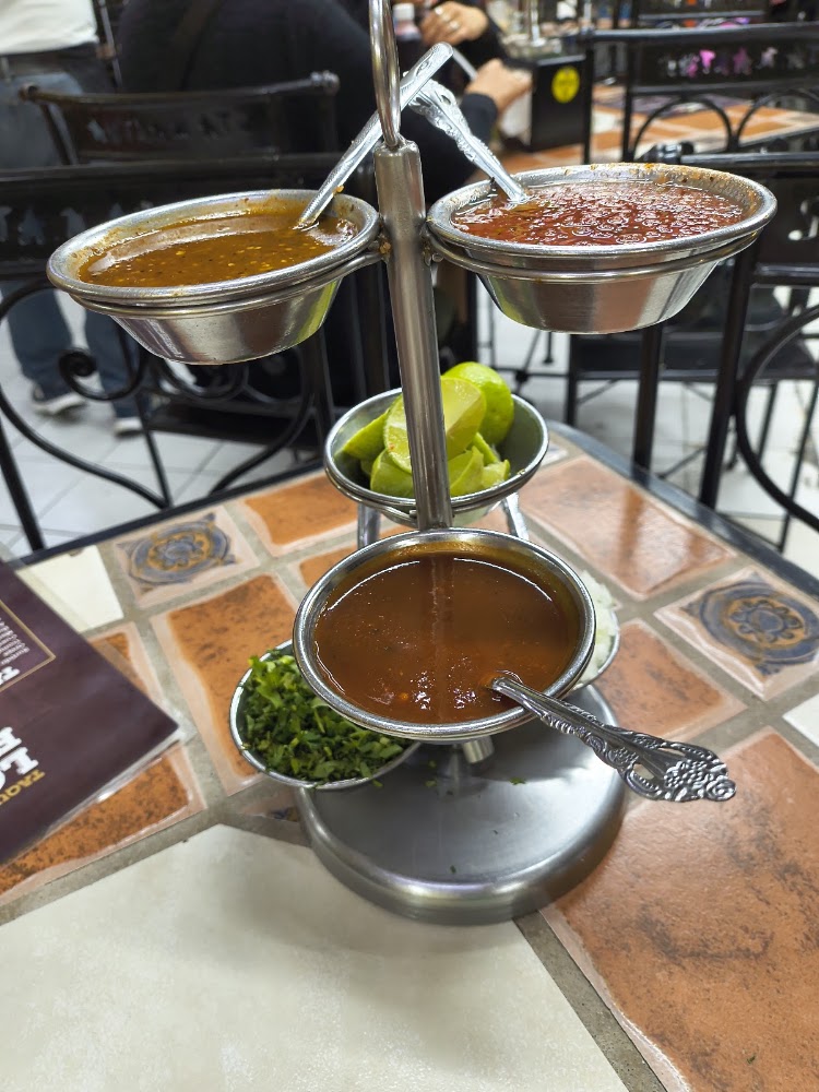 Taquería Los Faroles