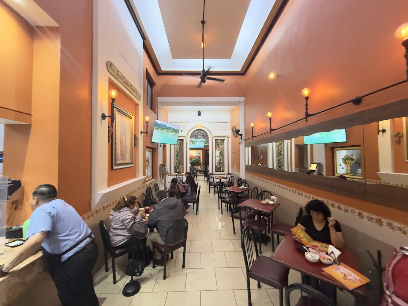 La Morenita del Santuario (Cocina Mexicana)