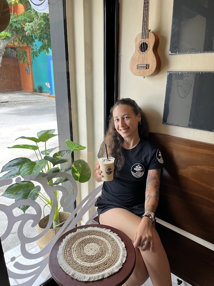 Olas Negras Coffee Shop