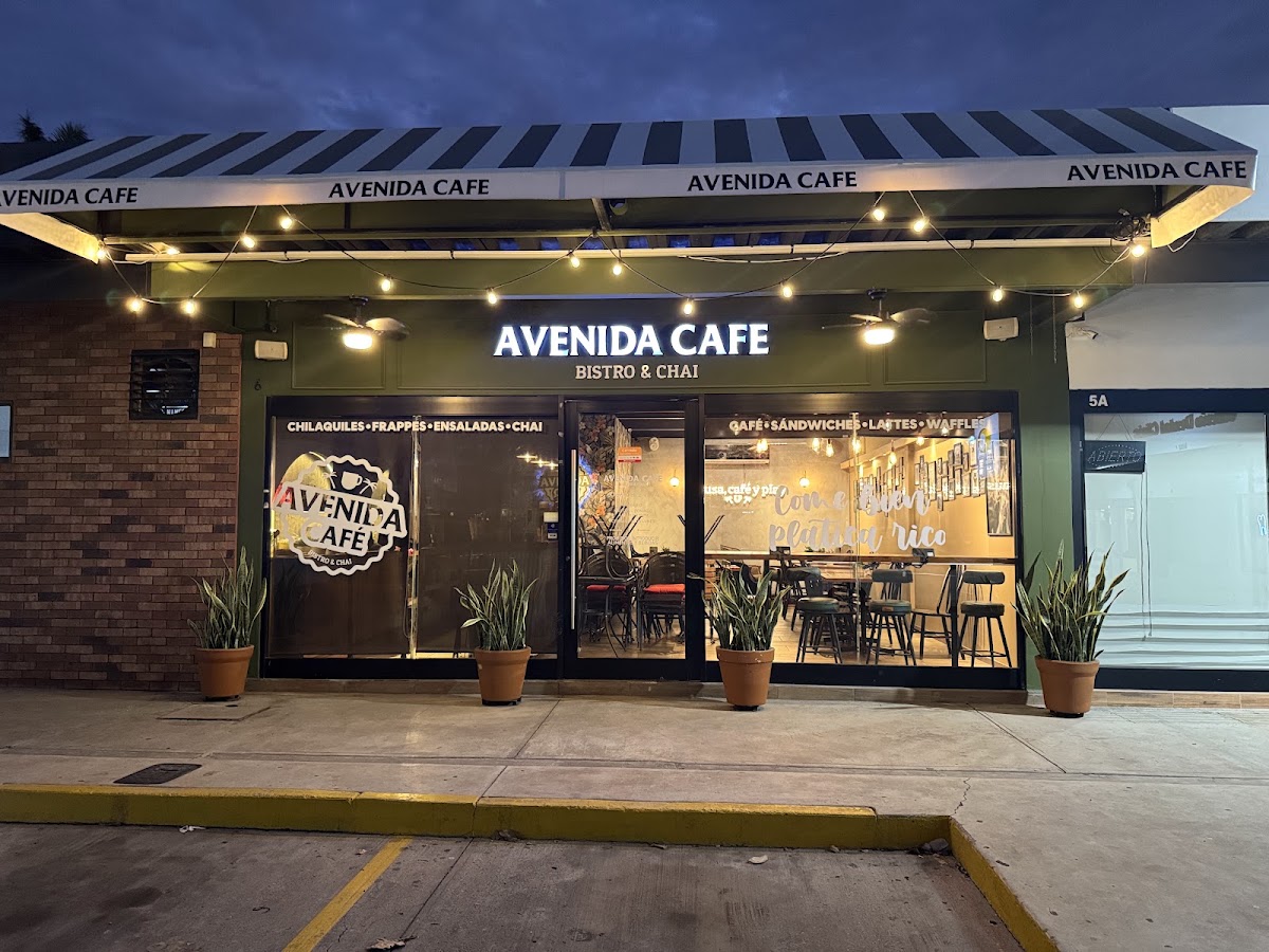 Avenida Café Bistró & Chai
