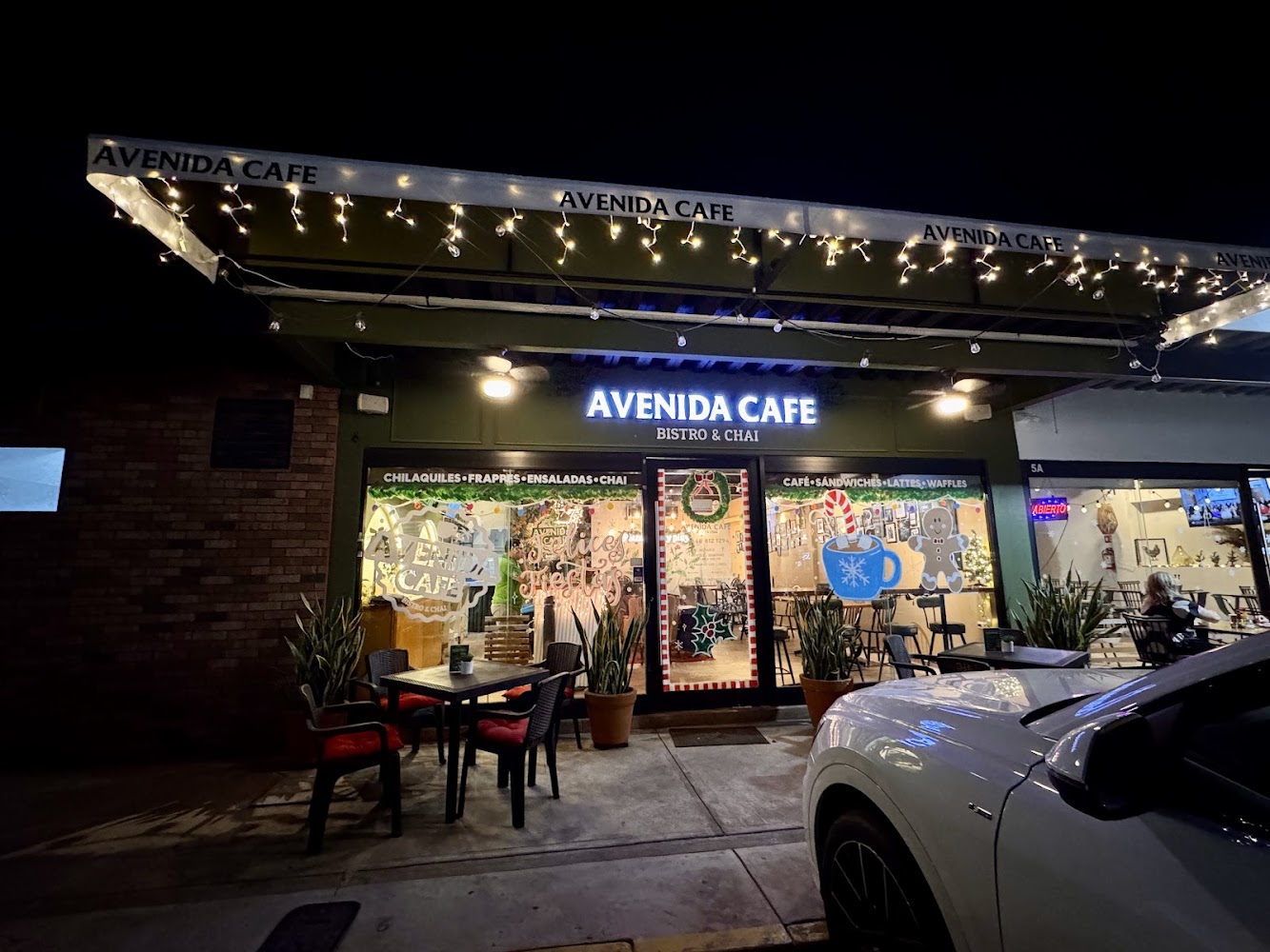 Avenida Café Bistró & Chai