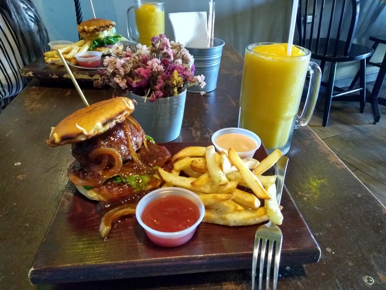 Avenida Café Bistró & Chai