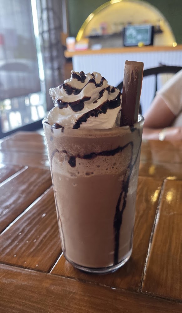 Avenida Café Bistró & Chai